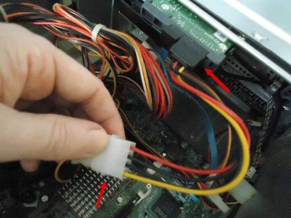 Unplug the connector if you use motherboard to control the lightning что это