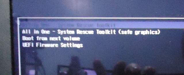 aio-all-in-one-system-rescue-toolkit-boot-screen